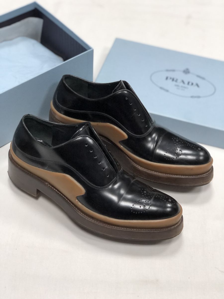 Ботинки Prada размер 39 цена 7 693 руб
