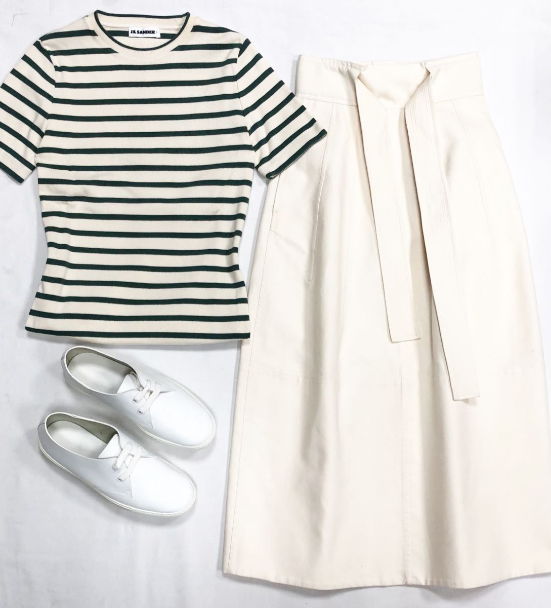 Костюм Jil Sander размер 32 цена 31 310 руб
Кеды Hermes размер 40 цена 78 275 руб