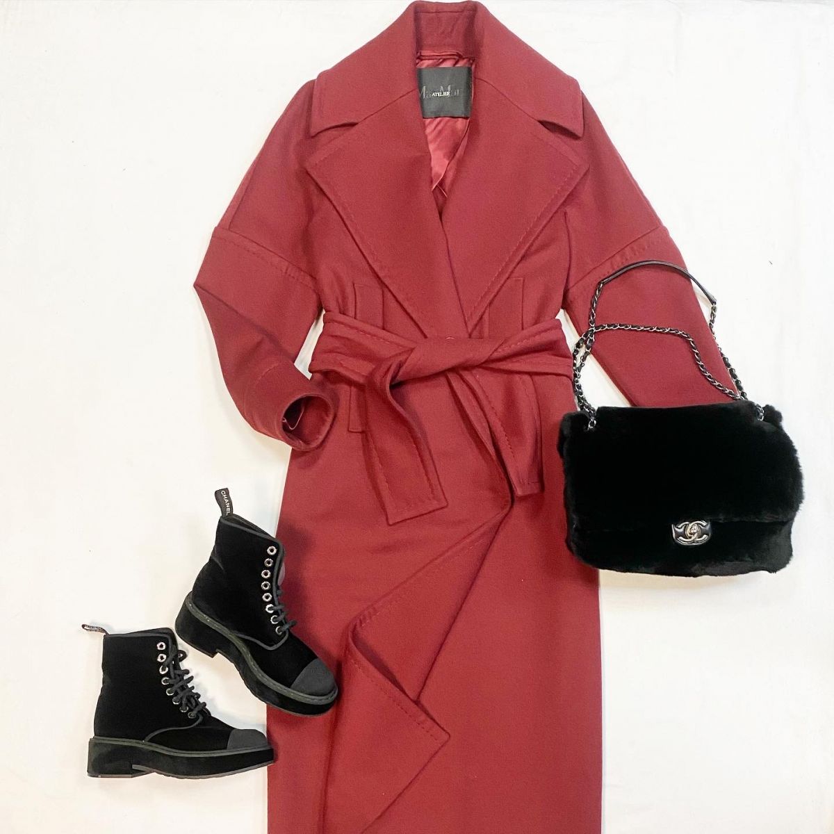 Пальто Max Mara размер 42 цена 92 310 рубБотинки Chanel размер 37.5 цена 53 847 рубСумка Chanel
