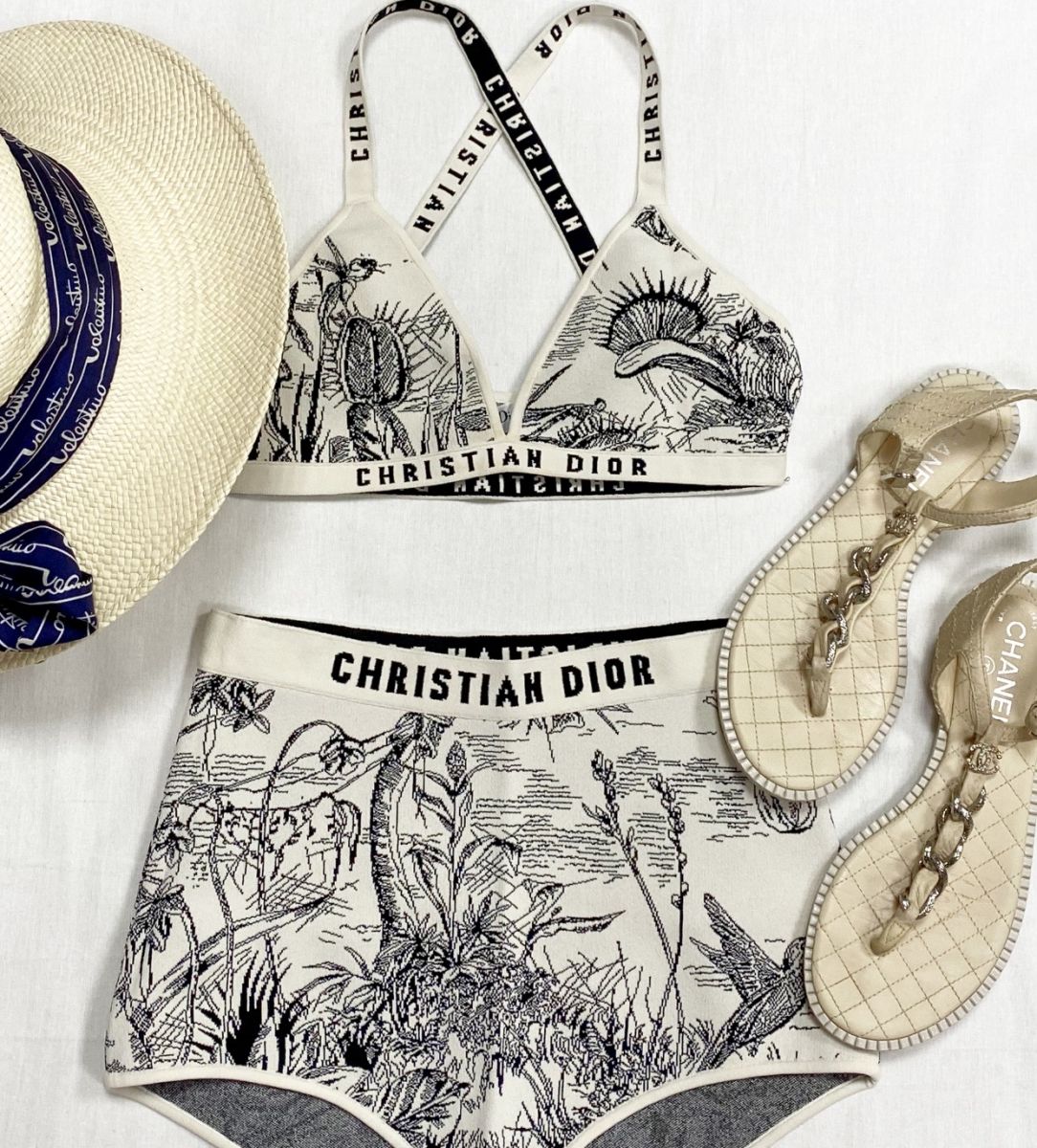 Костюм Christian Dior размер XS цена 31 310 руб Шляпа Valentino размер S цена 15 655 руб Босоножки Chanel размер 37 цена 31 310 руб