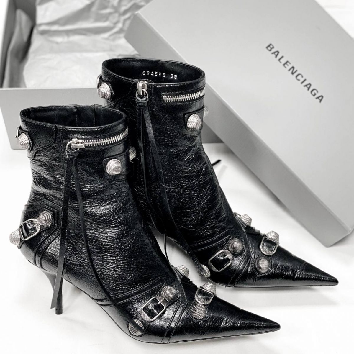 Ботильоны Balenciaga размер 38 цена 46 965 руб / новые с ценником/ 