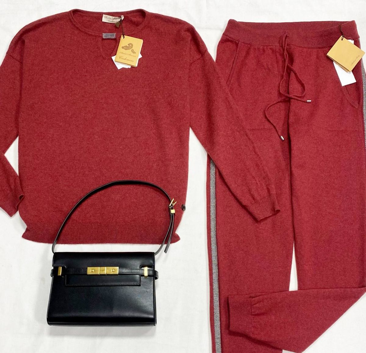 Костюм/ кашемир/ размер M цена 31 310 рубСумочка Saint Laurent