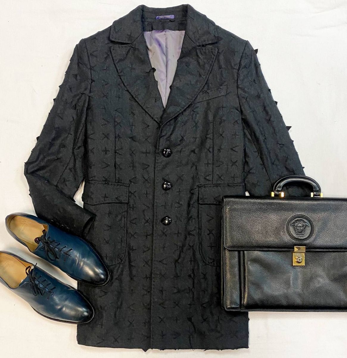 #mechtamen Пальто Sarto Reale размер 52 цена 53 848 руб
Ботинки Bally размер 43 цена 10 770 руб
Сумка Versace 