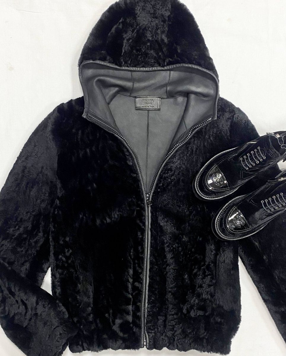 Дубленка/ мех овчины/ Prada размер 42 цена 62 620 руб
Ботинки Chanel размер 38.5 цена 62 620 руб