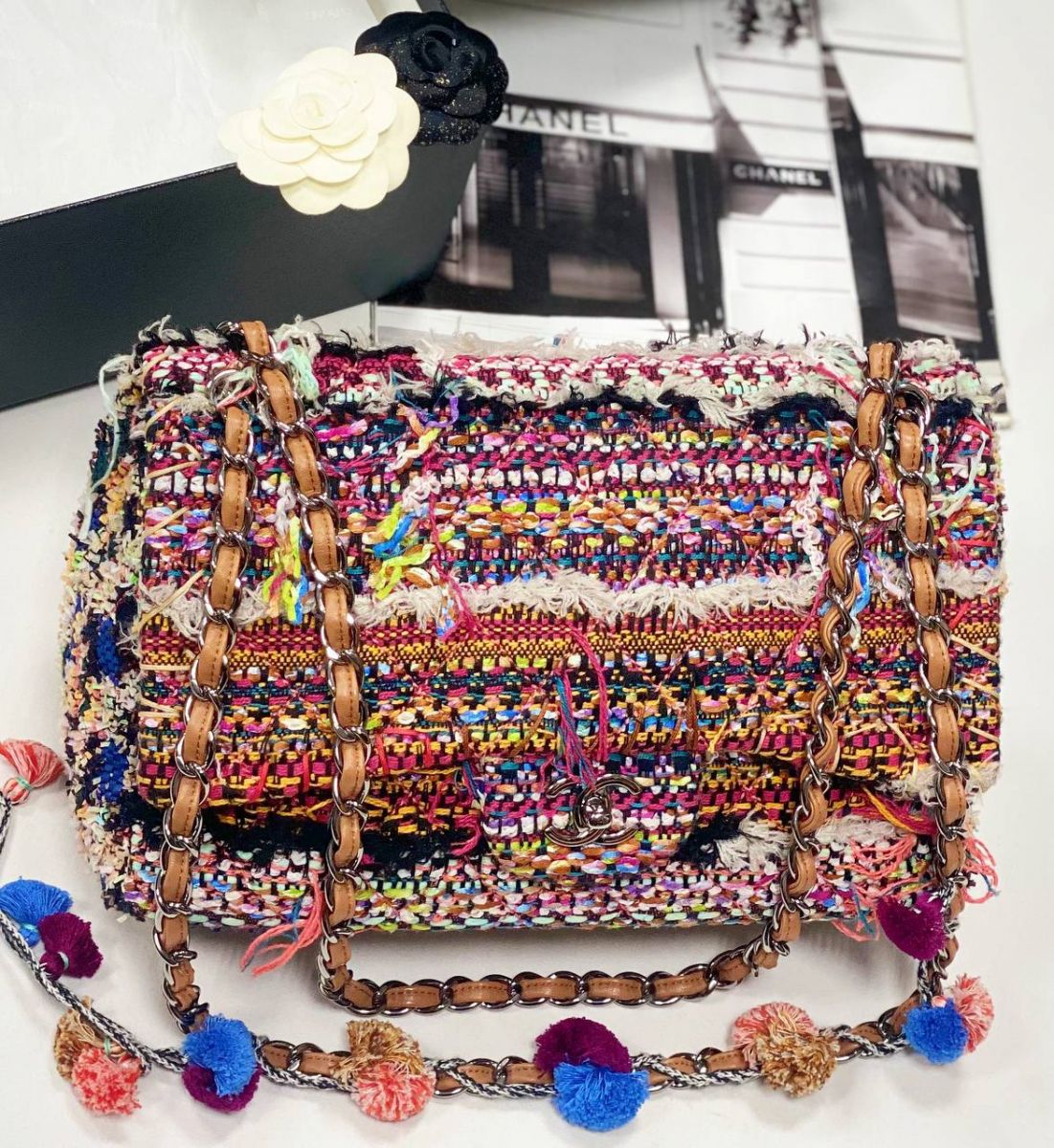 Сумка / твид / Chanel размер 30/20 цена 391 375 руб