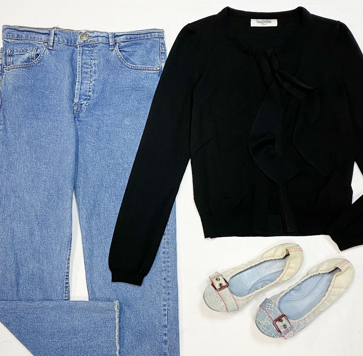 Кардиган Valentino размер 42 цена 9 231 рубДжинсы Binba I Lola размер 42 цена 1 539 рубБалетки Louis Vuitton размер 38 цена 7 693 руб