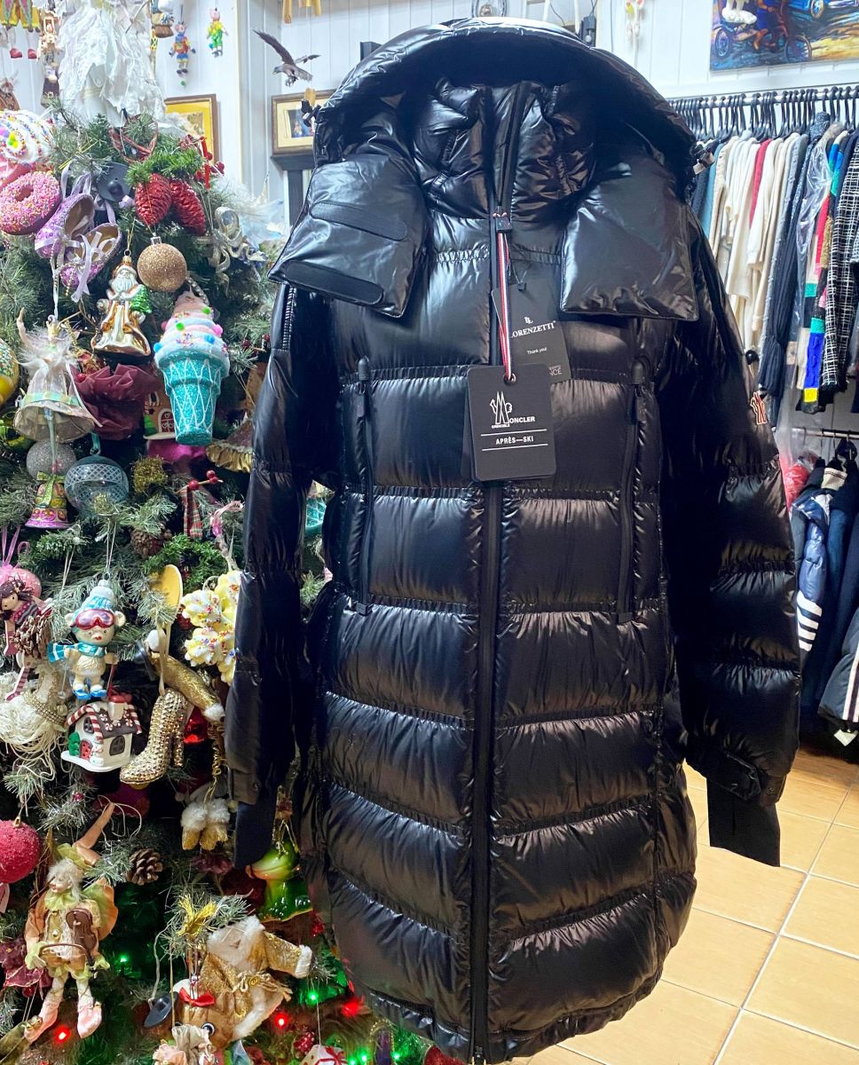 Пуховик Moncler размер 2 цена 180 003 руб/ с биркой/ 