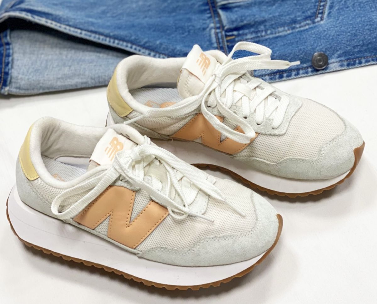 
Кроссовки New Balance размер 36.5 цена 6 262 руб 