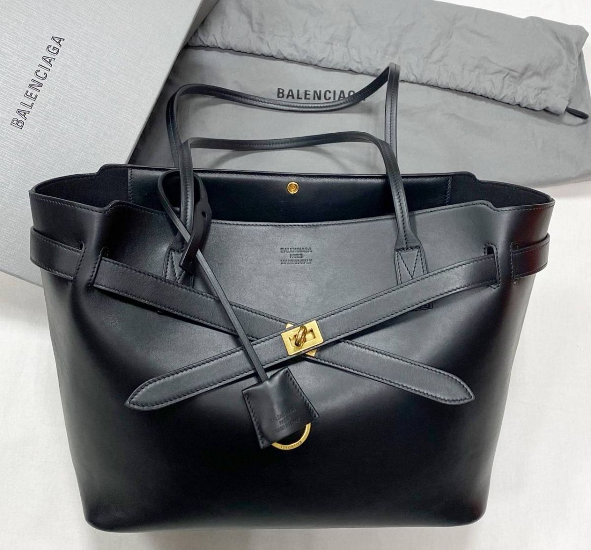 Сумка Balenciaga размер 30/25 цена 234 825 руб