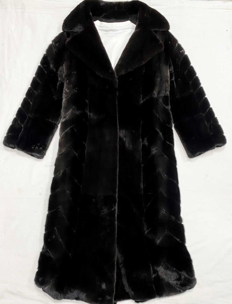 Шуба / мех норки/ размер 42 цена 172 205 руб

