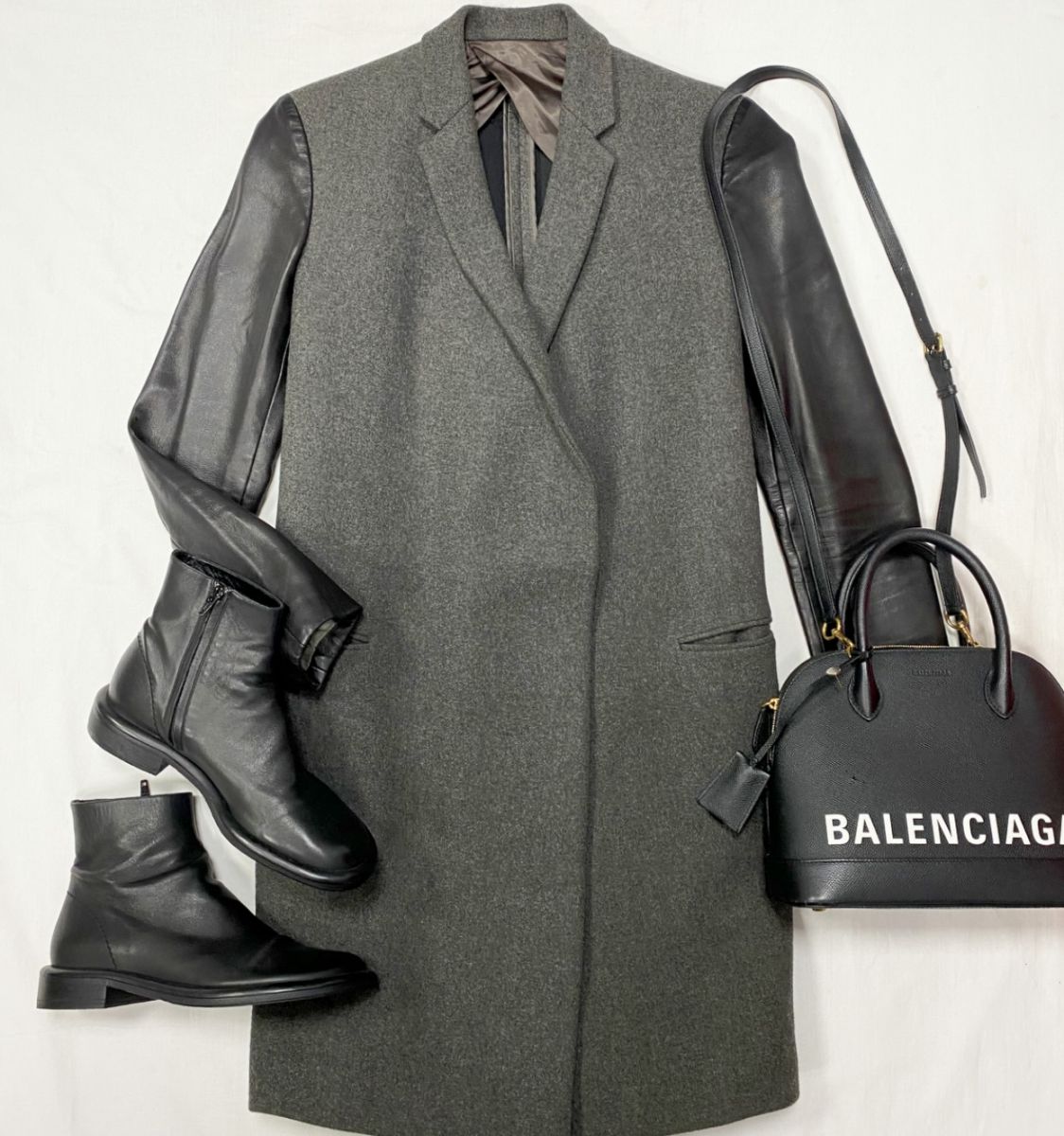 Пальто / отделка кожи / Celine размер 38 цена 39 138 руб 
Ботинки Proenza Schouler размер 38.5 цена 31 310 руб 
Сумка Balenciaga