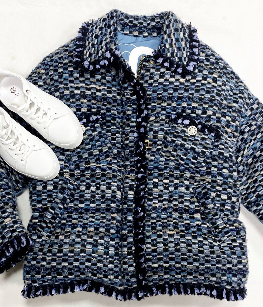 Пуховик/ твид/ Khrisjoy размер 42 цена 23 483 руб
Кеды размер 37 цена 31 310 руб