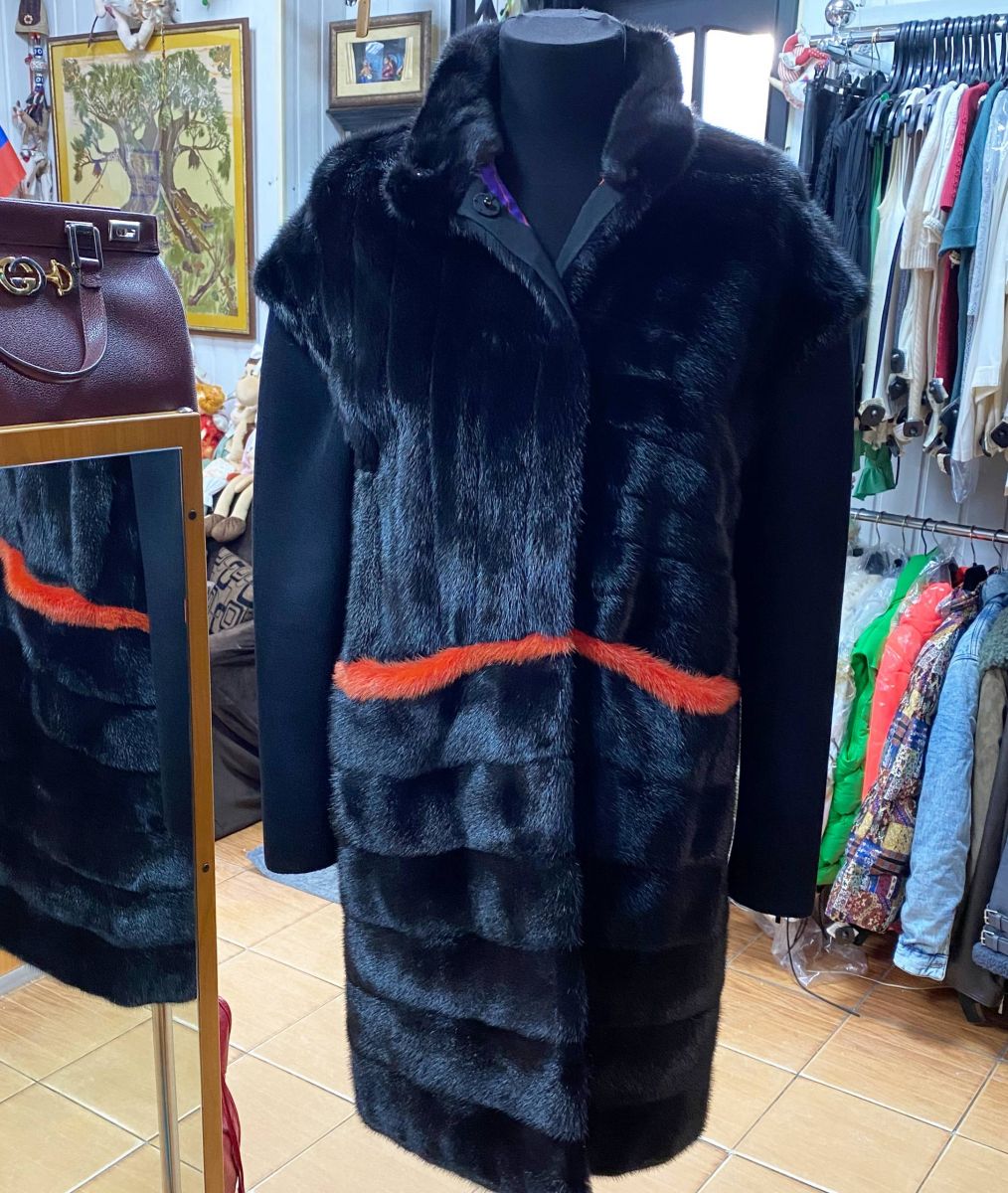 Шуба- жилет/ мех норки/ размер 42 цена 156 550 руб