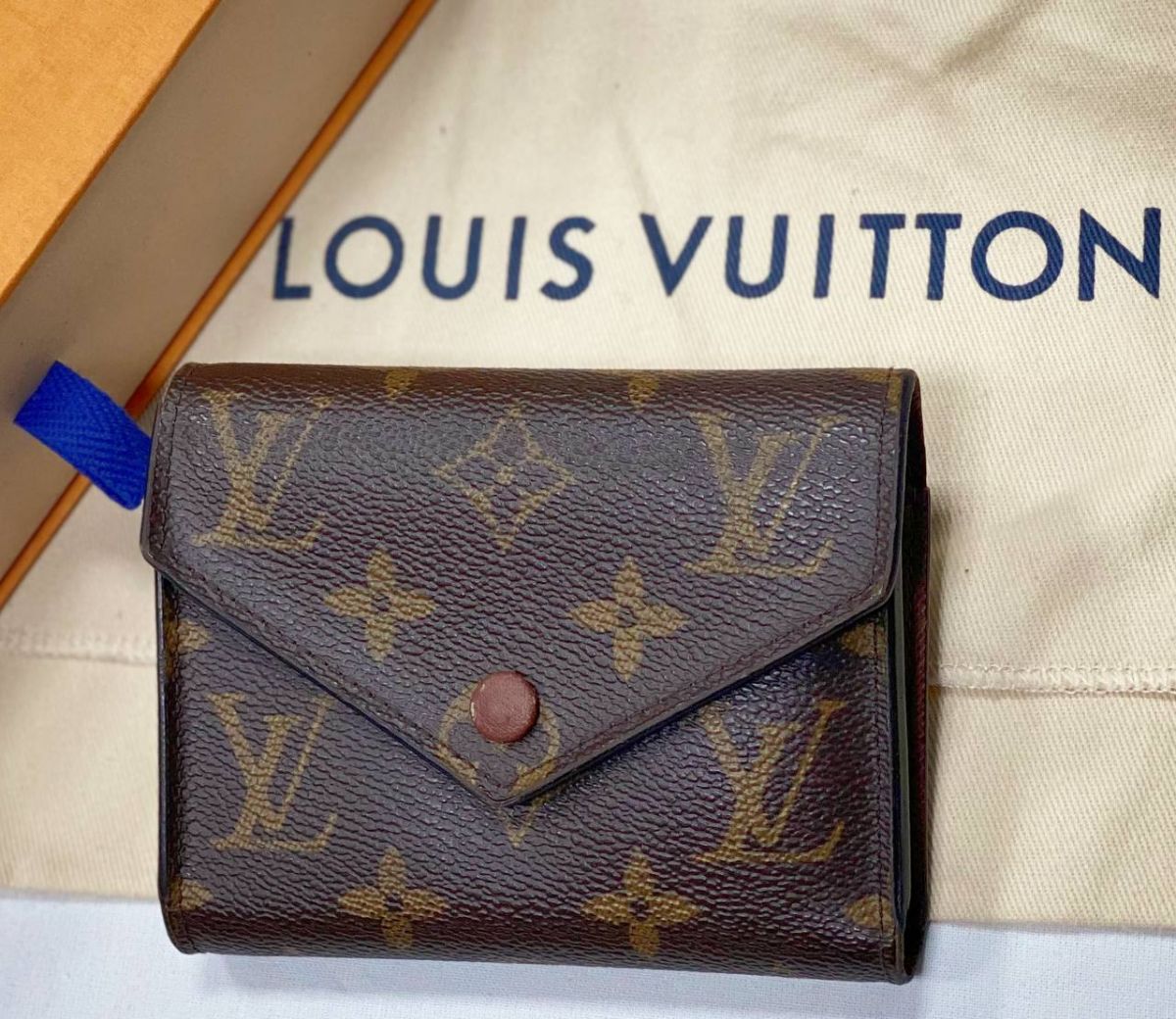 Кошелек Louis Vuitton цена 7 828 руб