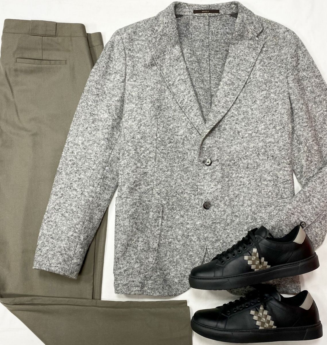 #mechtamen Пиджак Windsor размер 56 цена 31 310 руб 
Брюки Giorgio Armani размер 58 цена 15 655 руб 
Кеды Bottega Veneta размер 44.5 цена 15 655 руб / новые / 