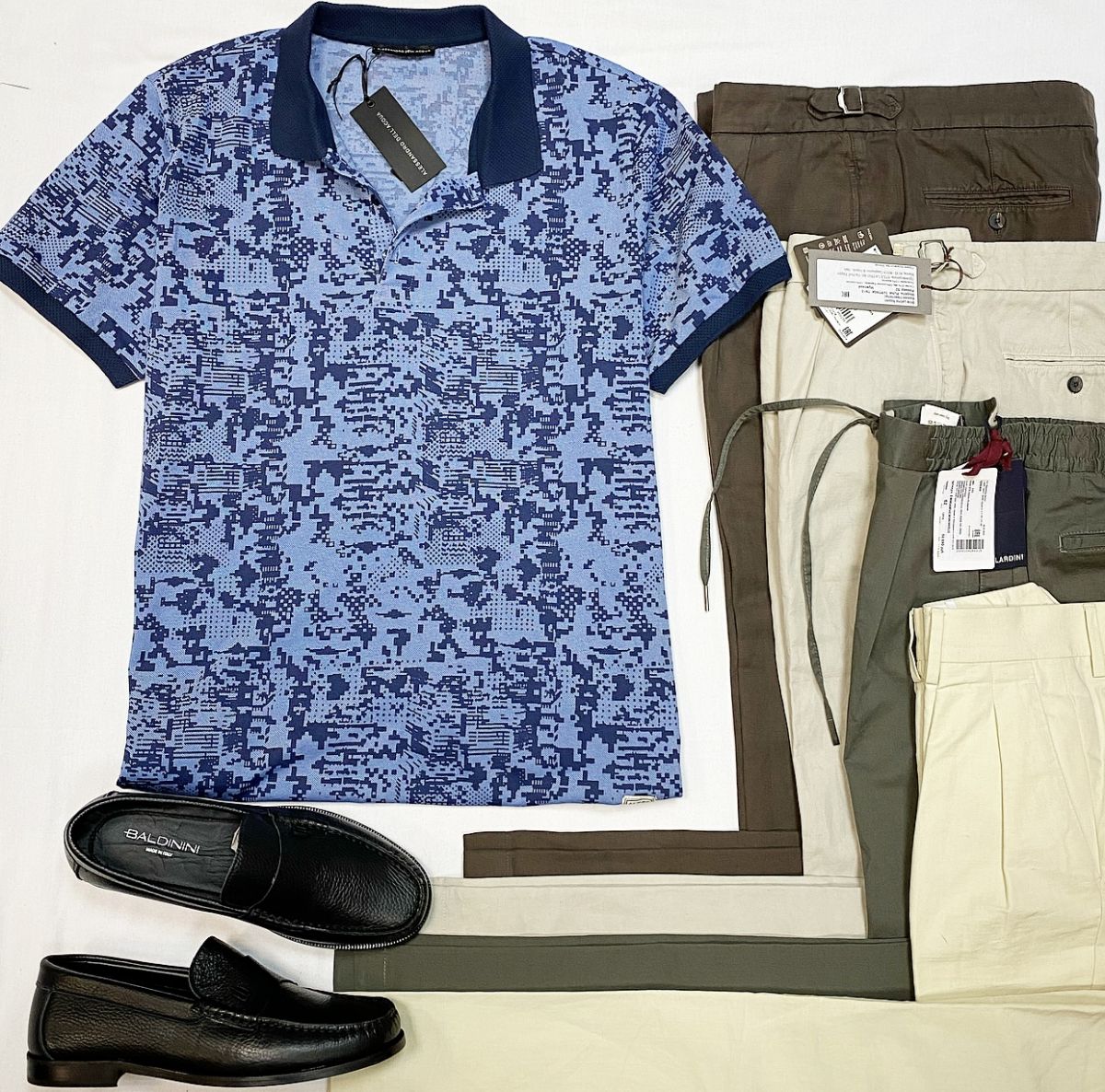Брюки Lardini / Stile Latino Napoli размер 50-52 цена от 7 693 руб до 15 385 руб / с ценником / Поло Alessandro Dell’Acqua размер XL цена 7 693 руб / новая с биркой / Лоферы Baldinini размер 42 цена 15 385 руб / новые /