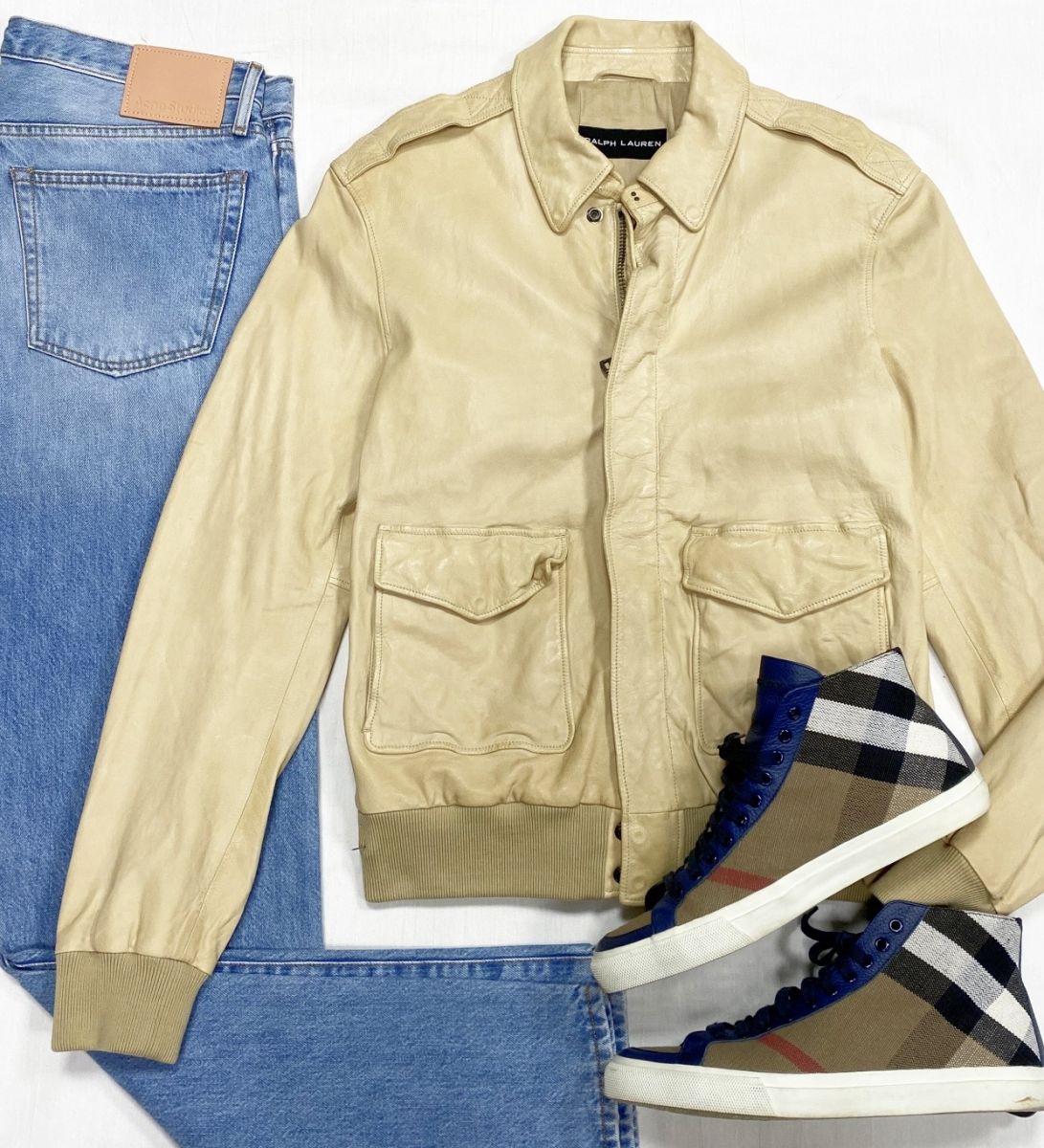 
#mechtamen Куртка Ralph Lauren размер M цена 23 483 руб 
Джинсы Acne Studios размер 34 цена 23 483 руб 
Кеды Burberry размер 43 цена 23 483 руб 