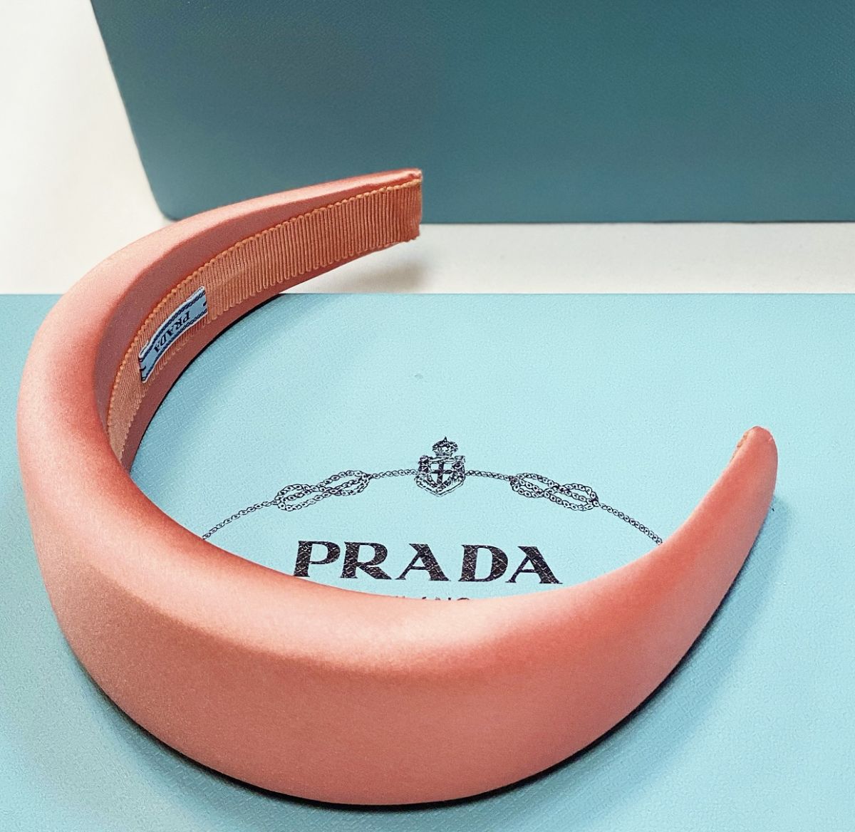 Ободок Prada цена 9 231 руб 