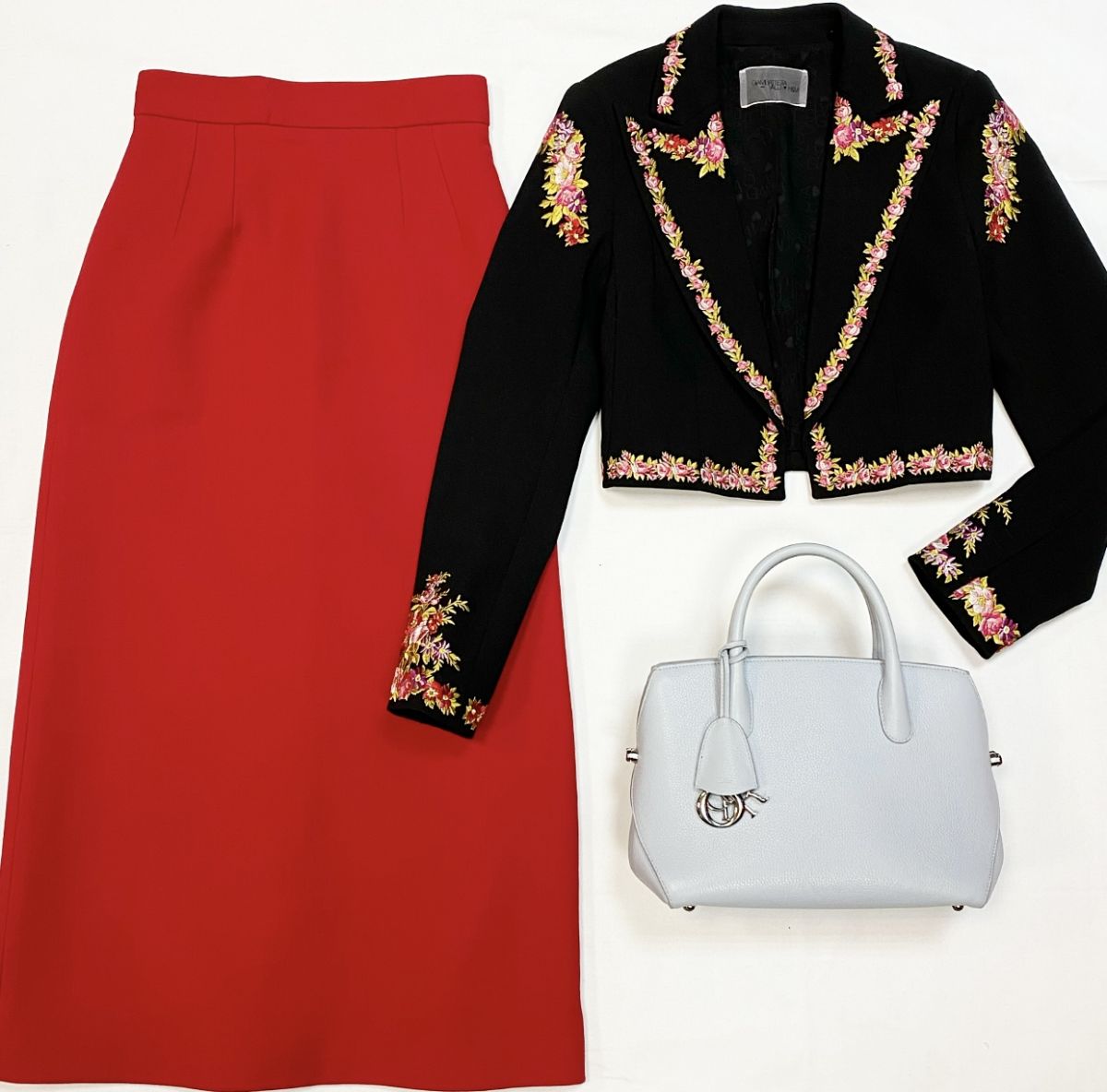 Жакет / вышивка / Giambattista Valli HM размер S цена 15 385 руб Юбка Dolce Gabbana размер 40 цена 15 385 рубСумка Christian Dior