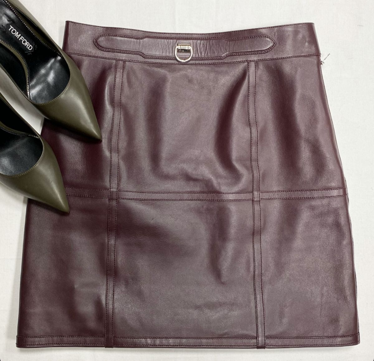 Юбка / кожа / Hermès размер 38 цена 107 695 руб Туфли Tom Ford размер 40.5 цена 23 078 руб / новые /