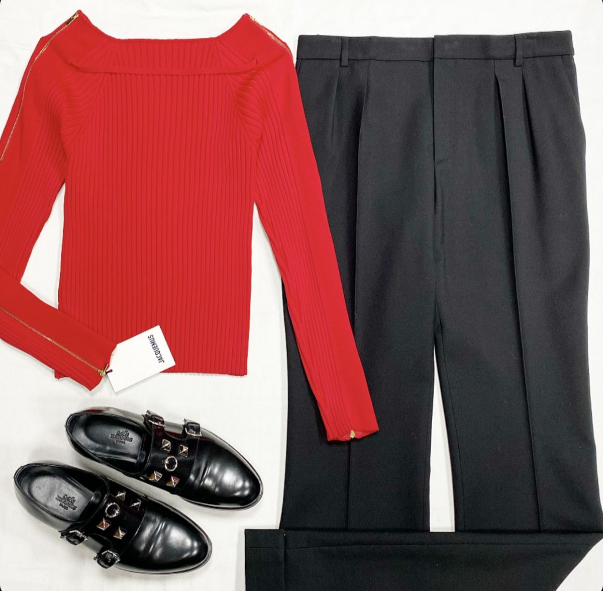 Кофта Jacquemus размер 40 цена 23 078 руб / новая с биркой / Брюки Saint Laurent размер 40 цена 20 000 руб Ботинки Hermès размер 39 цена 46 155 руб