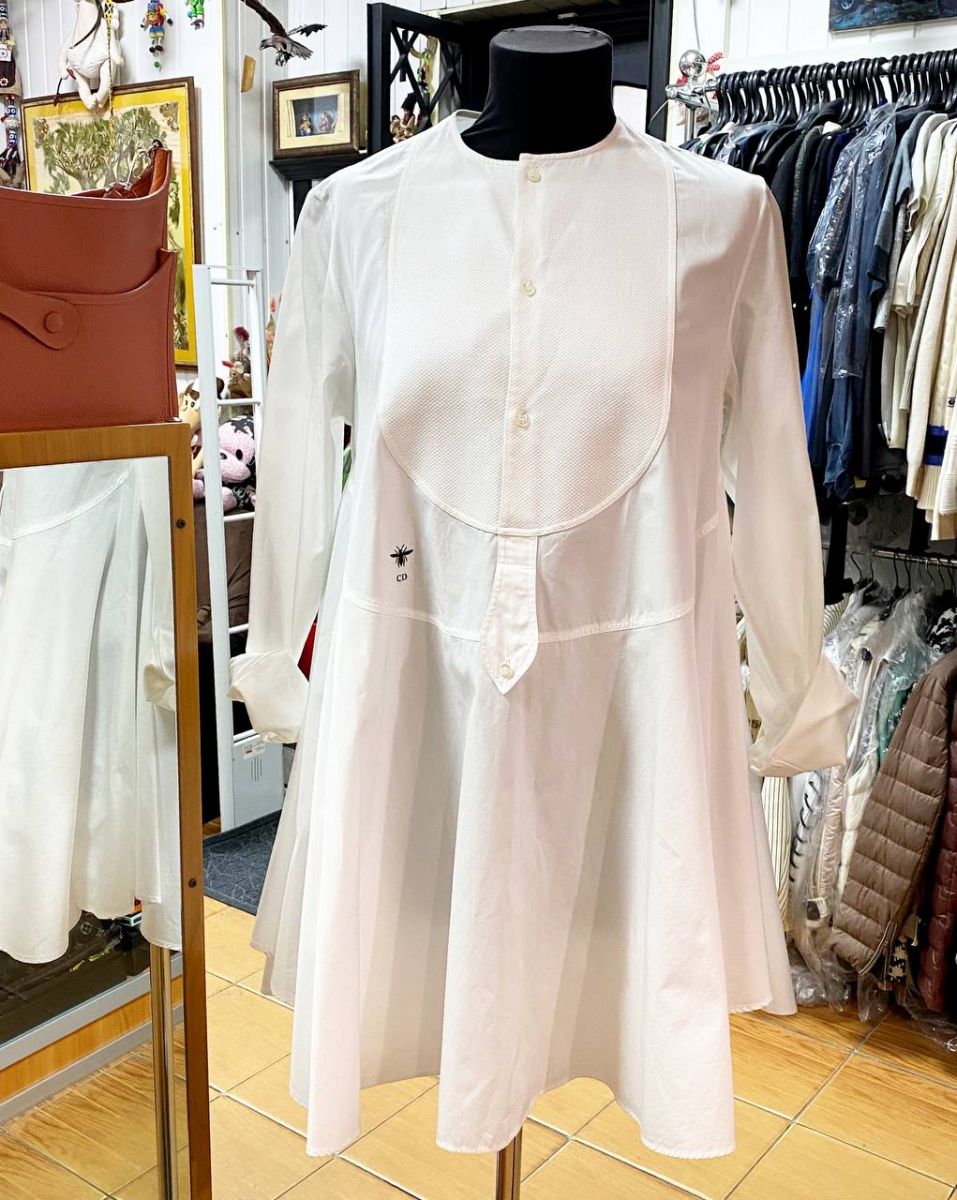 Туника Christian Dior размер 40
Цена 23 483 руб