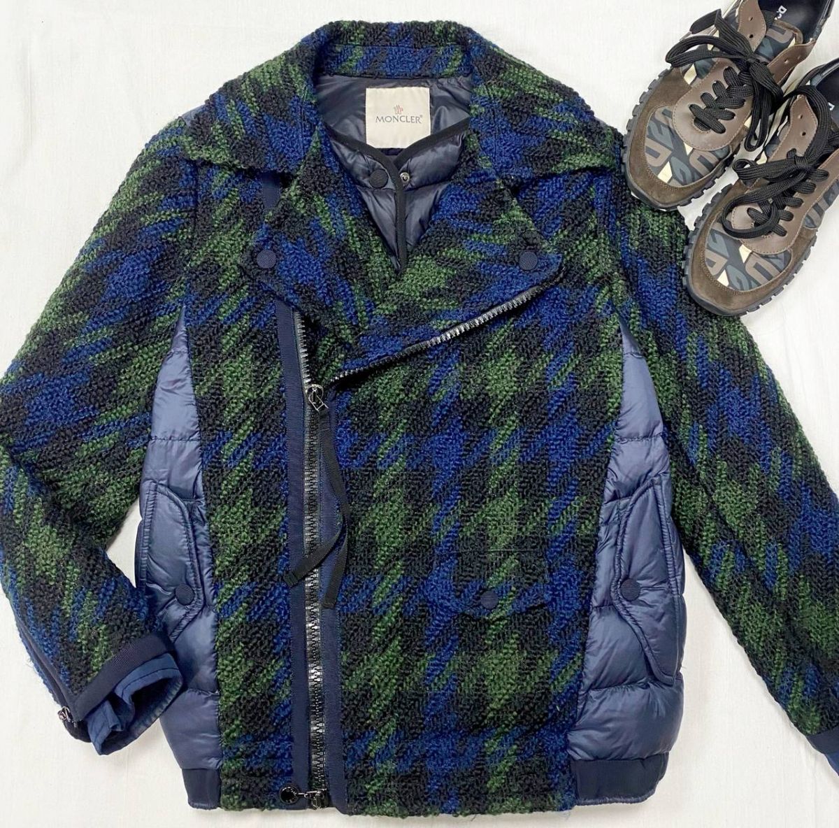 Пуховик / отделка твид / Moncler размер 2 цена 46 965 руб 