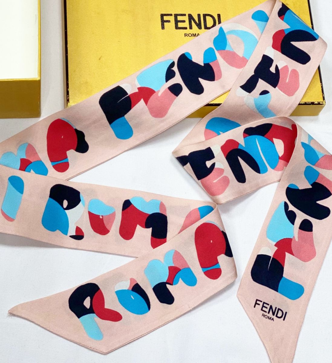 Твилли Fendi цена 10 959 руб 
