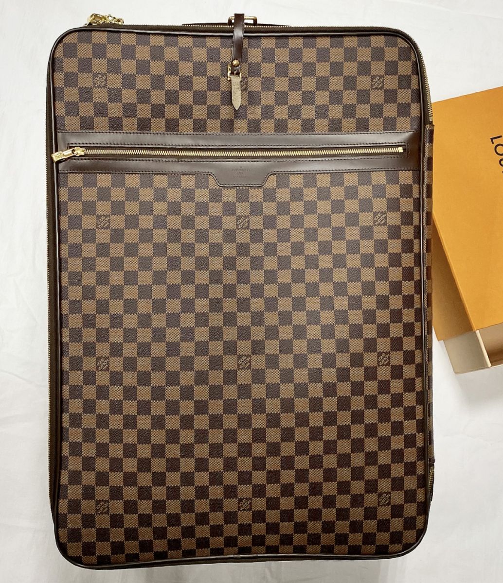 Чемодан Louis Vuitton размер 65/45 цена 156 550  руб