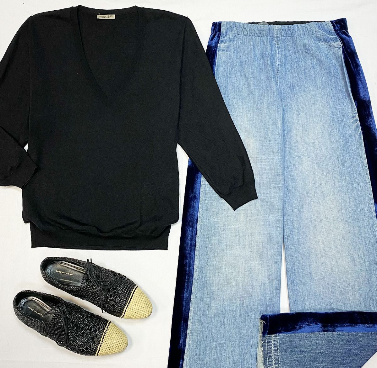 Кофта Bottega Veneta размер 42 цена 15 385 рубДжинсы / отделка бархат / Golden Goose размер XS цена 10 000 руб Ботинки Dries Van Noten размер 40.5 цена 9 231 руб