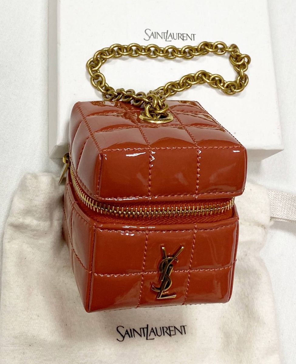 Сумочка Saint Laurent размер 7/7 цена 31 310 руб / упаковка /