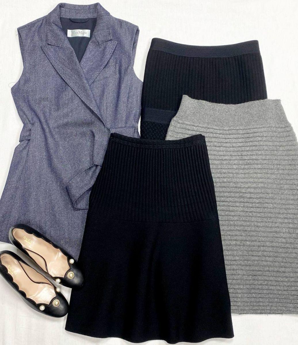 Юбки Chanel размер 44/50 цена по 39 138 руб
Юбка Ysl размер 42 цена 10 959 руб
Жилет Max Mara размер 44 цена 7 828 руб
Туфли Gucci размер 37.5 цена 23 483 руб