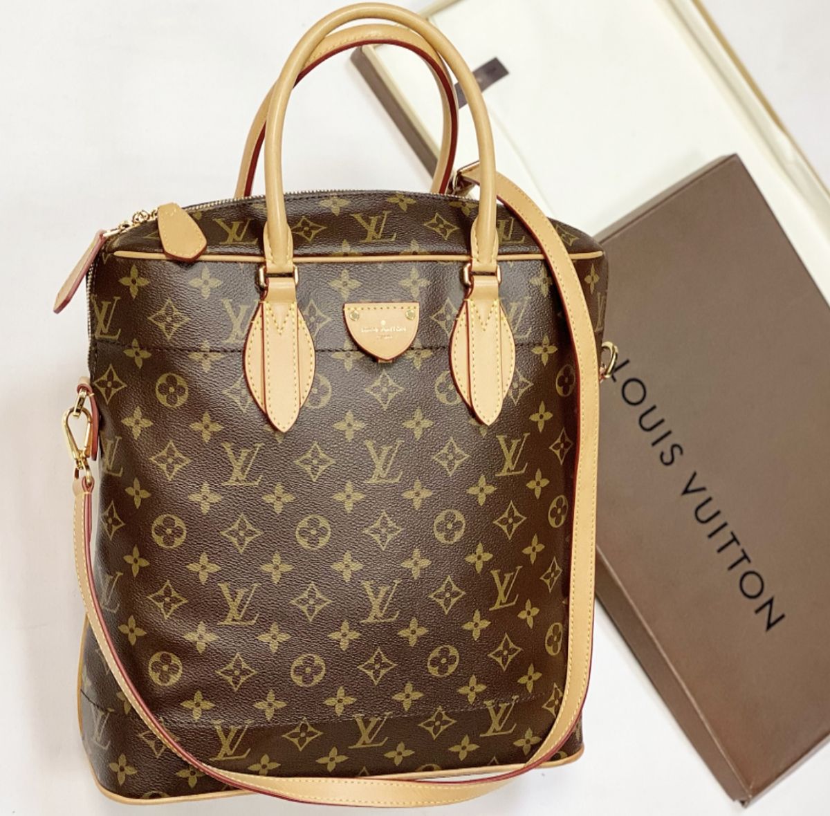 Сумка Louis Vuitton размер 29/32 цена 153 847 руб 