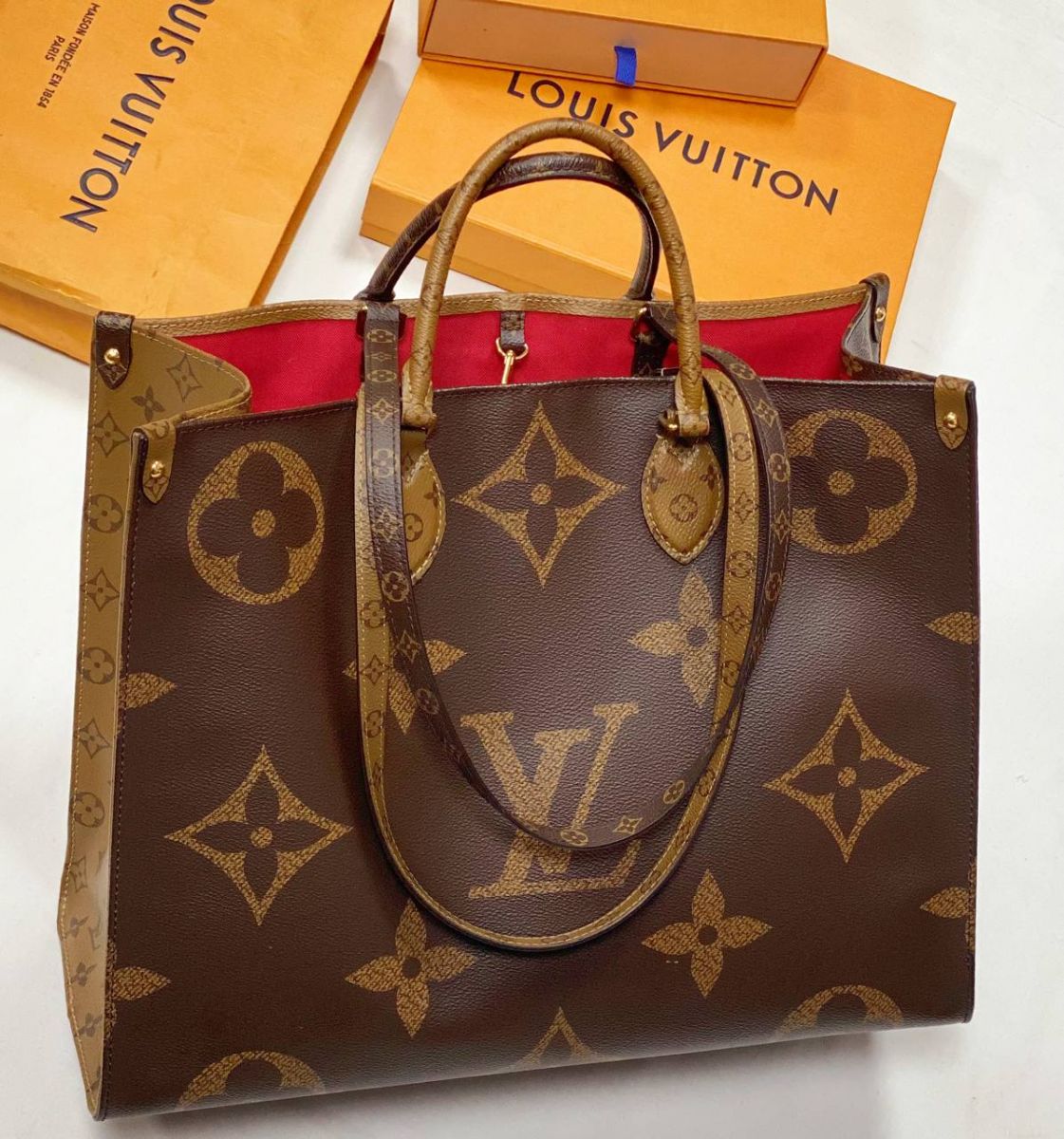 Сумка Louis Vuitton размер 40/32 цена 266 135 руб 