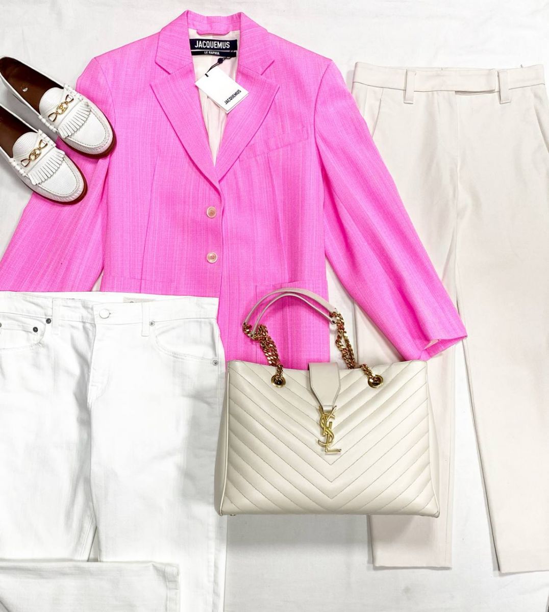 Жакет Jacquemus размер 36 цена 42 269 руб
Брюки  размер 38 цена 15 655 руб
Джинсы AG размер 28 цена 7 828 руб
Лоферы Celine размер 39 цена 31 310 руб
Сумка Saint Lauren 