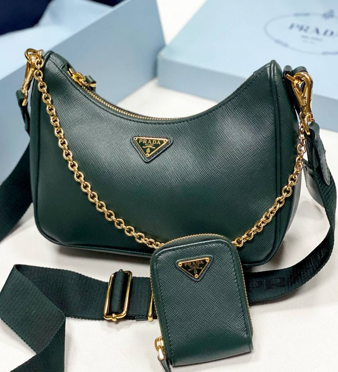 Сумочка Prada размер 22/12 цена 78 275 руб
