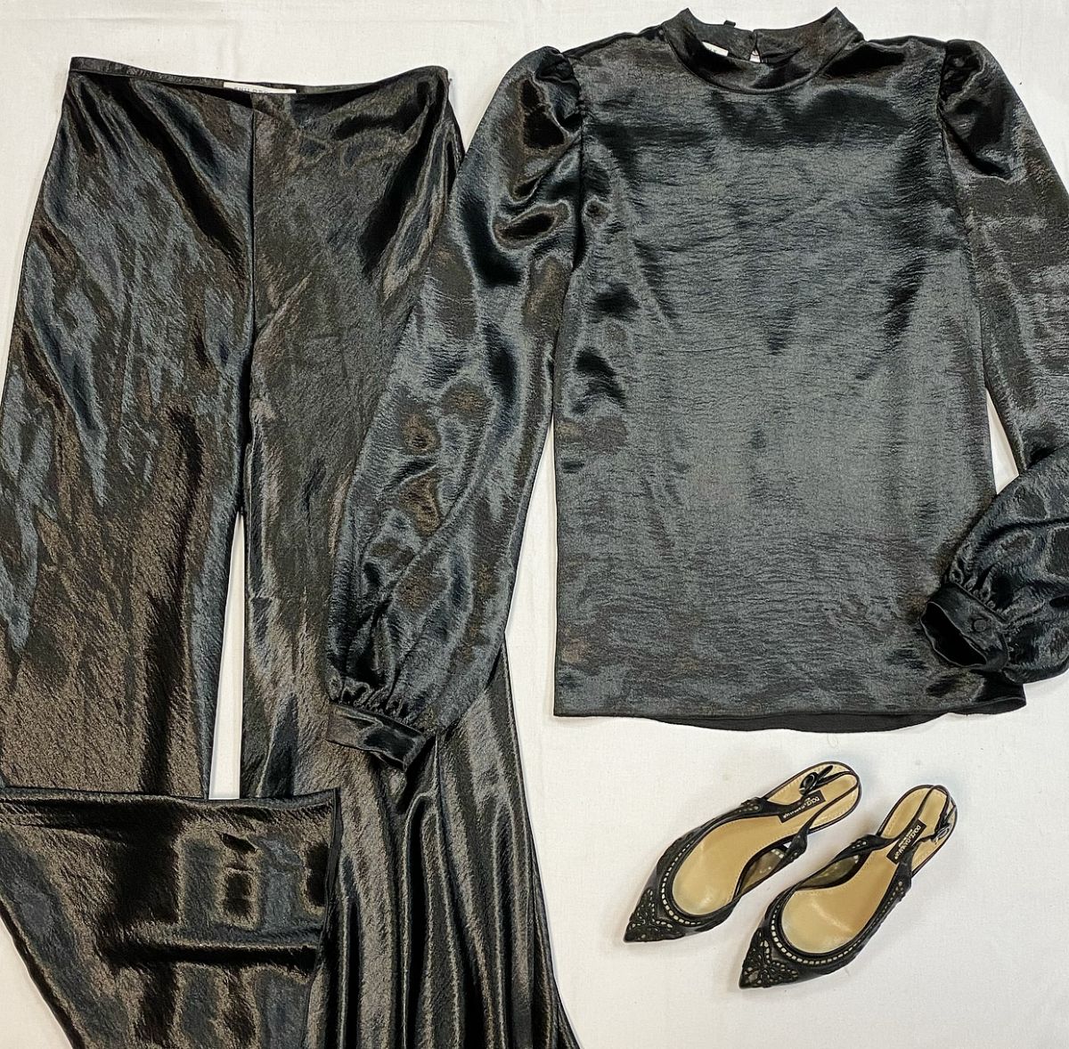 Костюм / блузка + брюки / Philosophy размер 44 цена 15 385 рубТуфли Dolce Gabbana размер 36 цена 15 385 руб