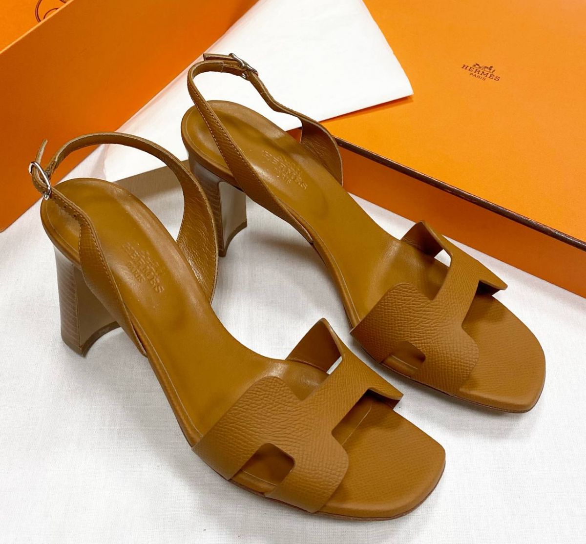 Босоножки Hermès размер 36.5 цена 39 138 руб