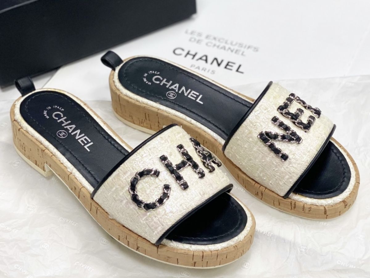 Сабо / твид / отделка кожи / Chanel размер 39 цена 109 585 руб

