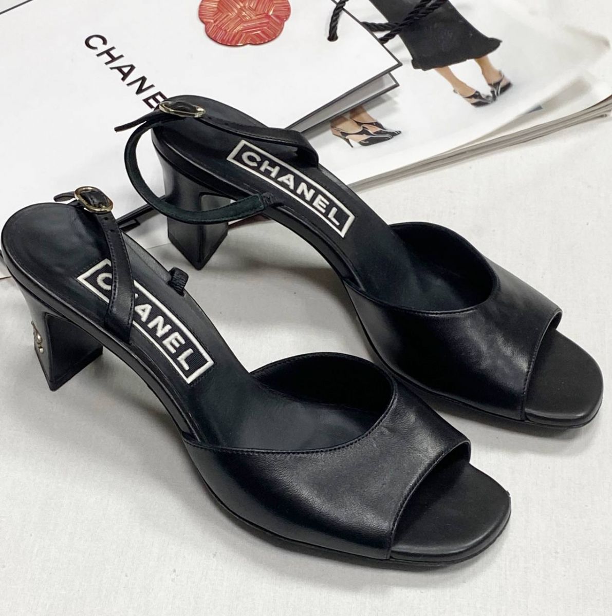 Босоножки Chanel размер 38.5 цена 46 965 руб
