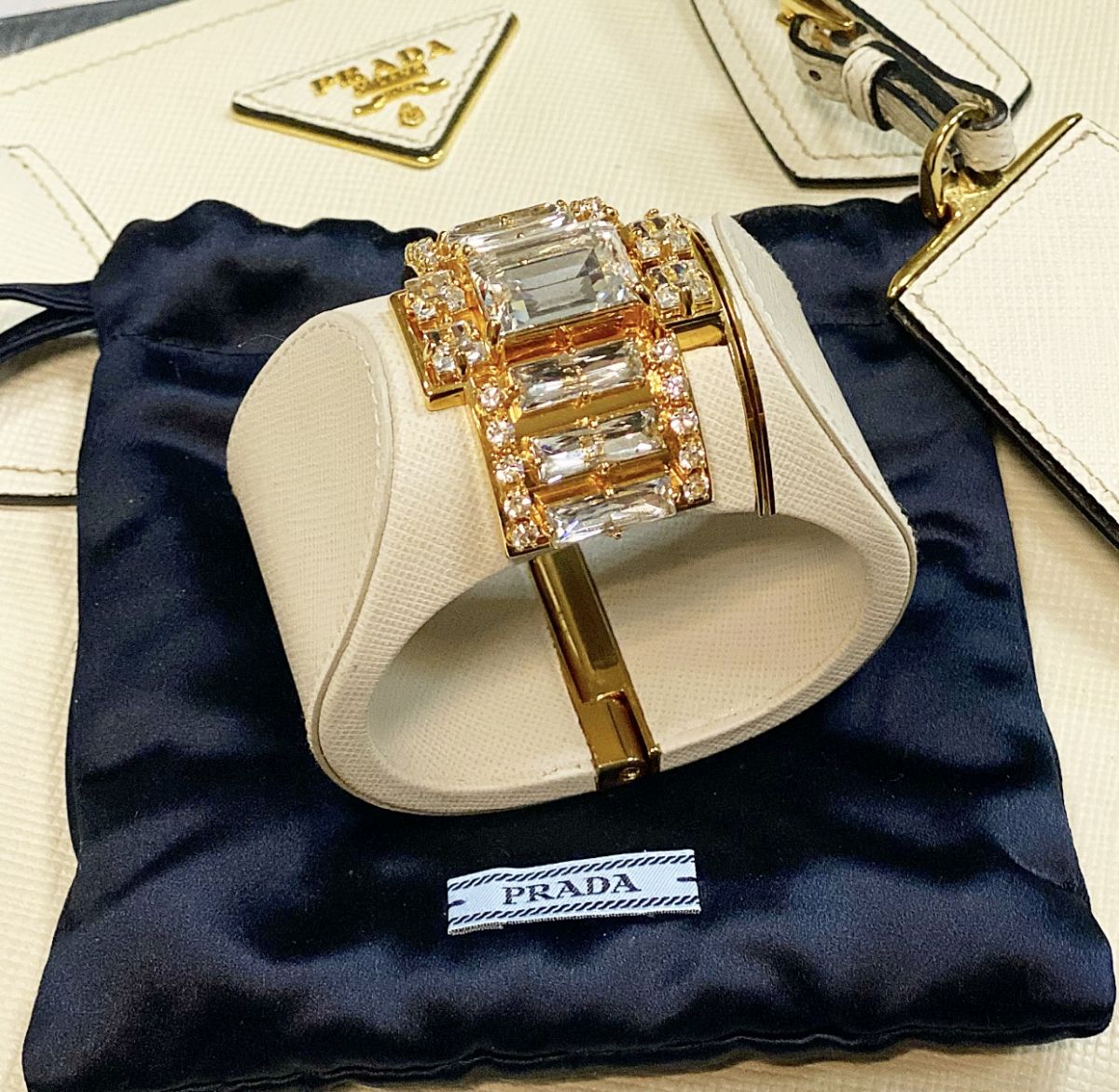Браслет / кожа / камни / Prada цена 24 616 руб 