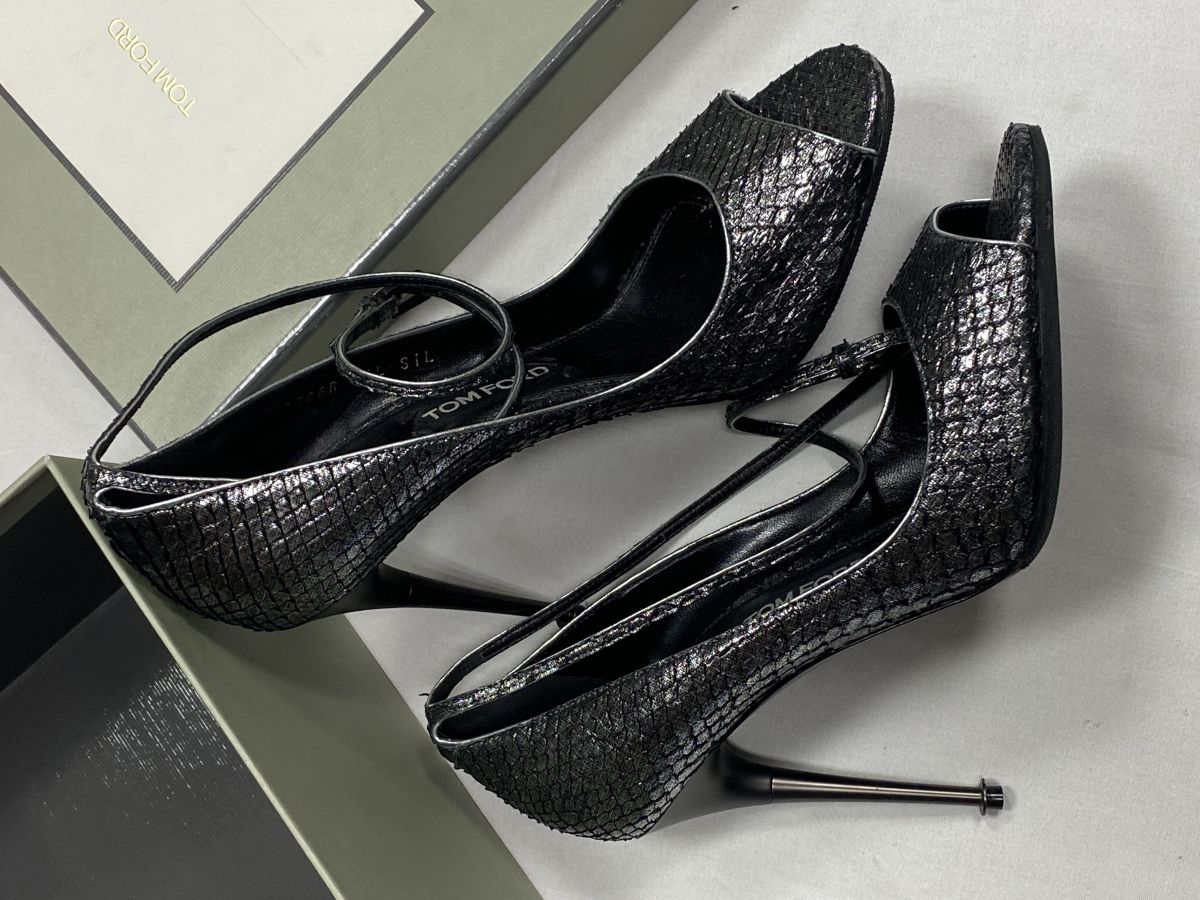 Босоножки Tom Ford размер 40.5 цена 23 483 руб
