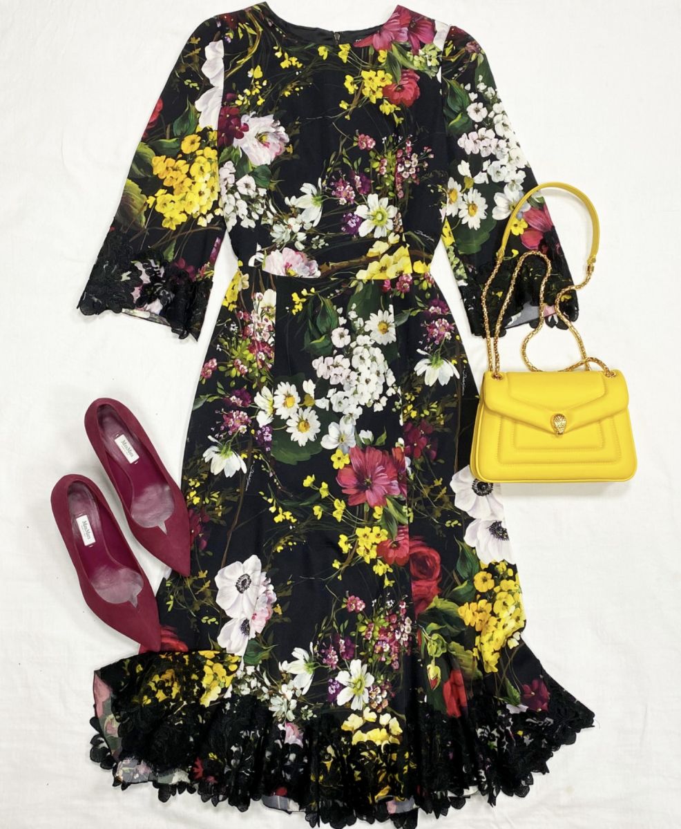 Платье / шелк / кружево / Dolce Gabbana размер 44 цена 31 310 руб 
Туфли Max Mara размер 38.5 цена 15 655 руб 
Сумка Bvlgari