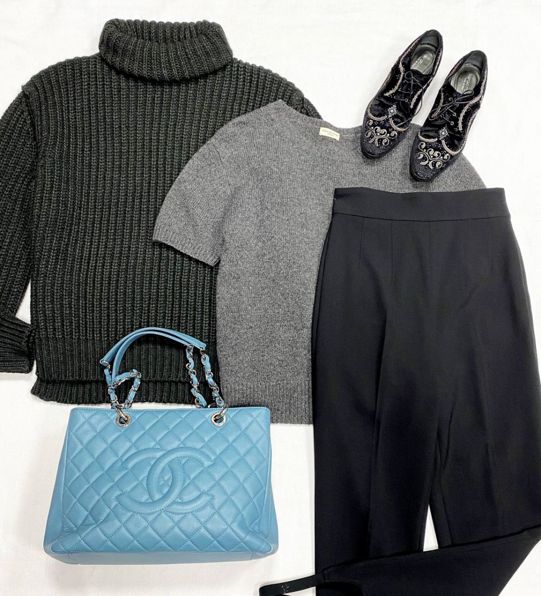 Свитер Zadig Voltaire размер M цена 23 483 руб
Кофта Dries Van Noten размер 42 цена 23 483 руб
Брюки Isabel Narant размер 38 цена 10 959 руб
Ботинки Sergio Rossi размер 38 цена 10 959 руб
Сумка Chanel