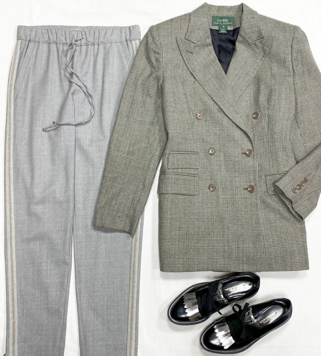 Жакет Ralph Lauren размер 10 цена 10 959 руб 
Брюки / отделка монили / D’Exterior размер 42 цена 6 262 руб 
Ботинки Oscar De La Renta размер 36.5 цена 12 524 руб / новые /