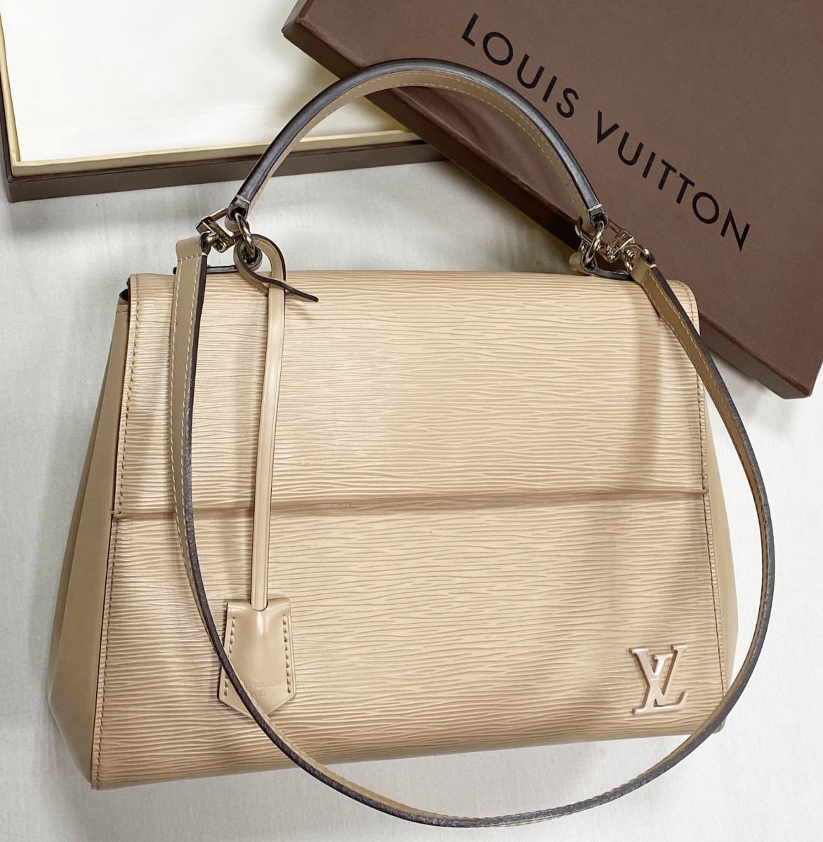 Сумка Louis Vuitton размер 30/20 цена 93 930 руб