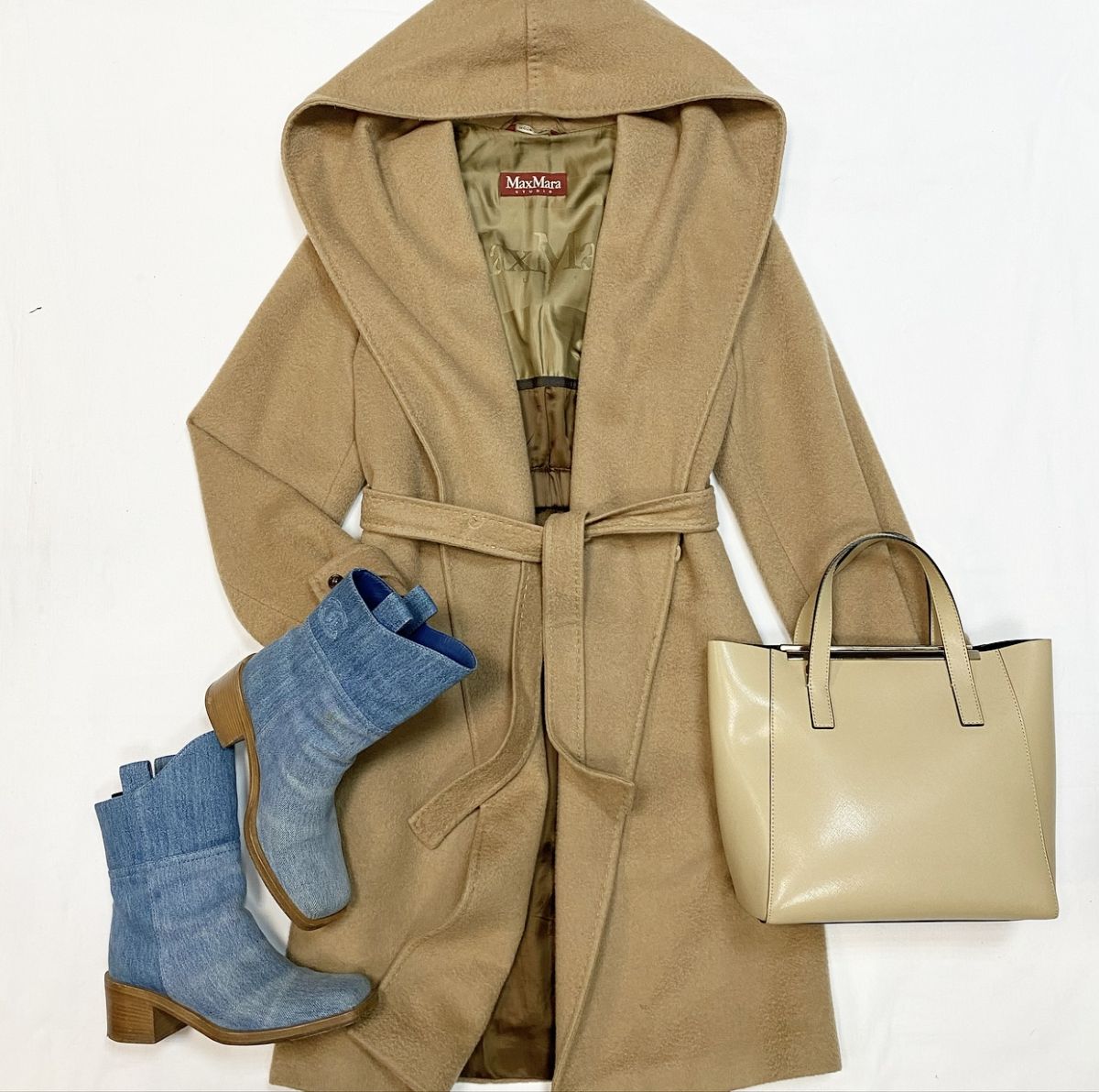 Пальто Max Mara размер 36 цена 23 078 руб Сапоги Chanel размер 38 цена 23 078 руб Сумка Coccinelli