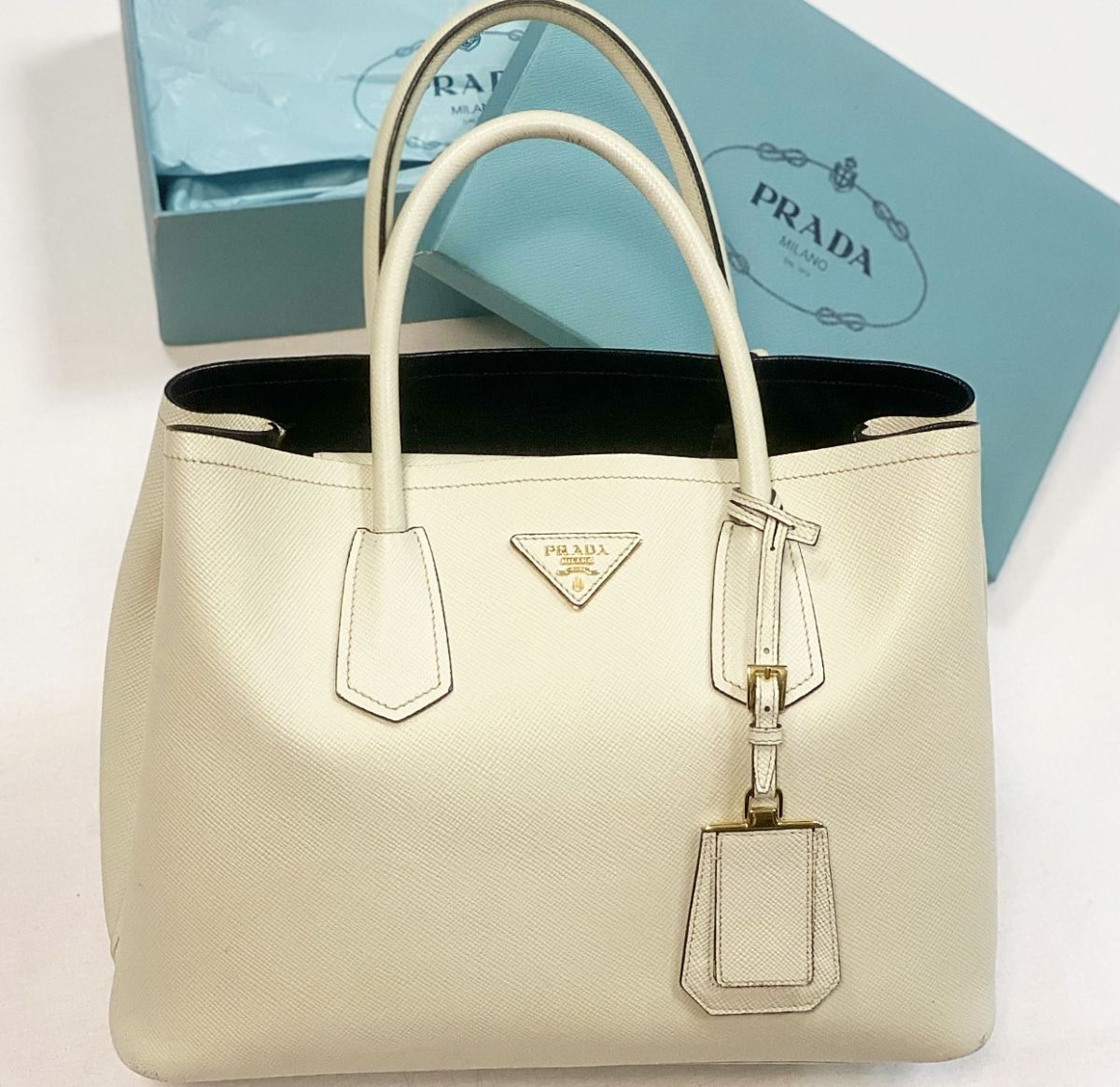 Сумка Prada размер 30/25 цена 30 770 руб 