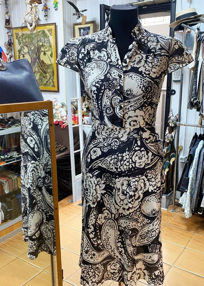 Платье Ralph Lauren размер 4 цена 7 828 руб
Платье Diane Von Furstenberg размер S цена 4 697 руб
Платье Alexander Mqueen размер 40 цена 18 786 руб
Платье Sandro размер 1 цена 7 828 руб