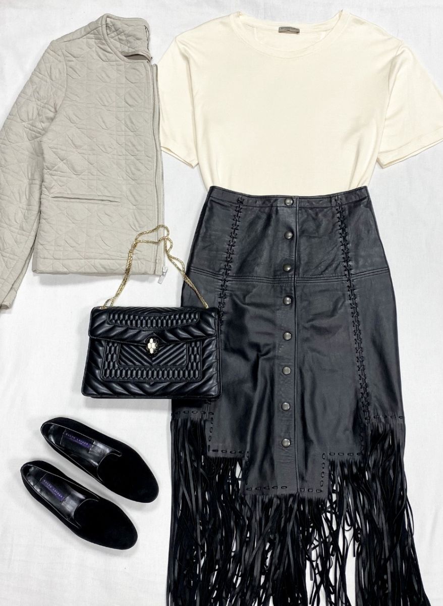 Юбка /кожа/ Haute Hippie размер 4 цена 15 655 руб
Футболка Bottega Veneta размер 42 цена 15 655 руб
Лоферы Ralph Lauren размер 37 цена 10 959 руб
Сумка Bvlgari 